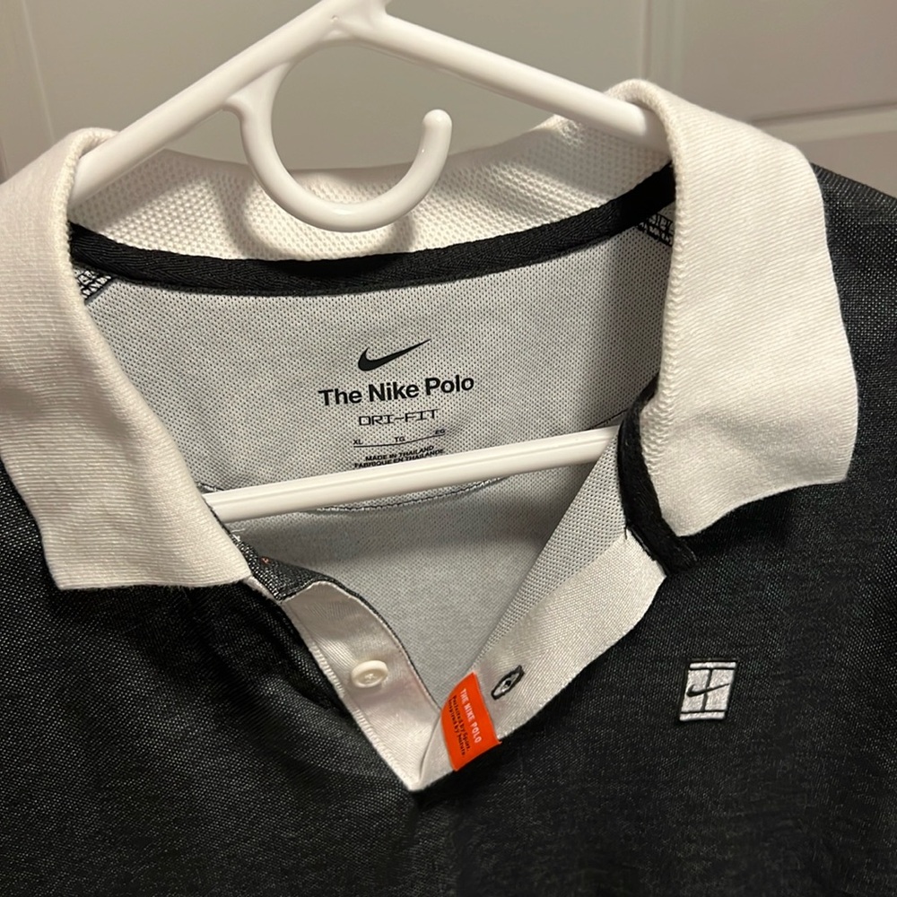 NIKE MEN’S XL COLLARED DRY FIT TSHIRT
